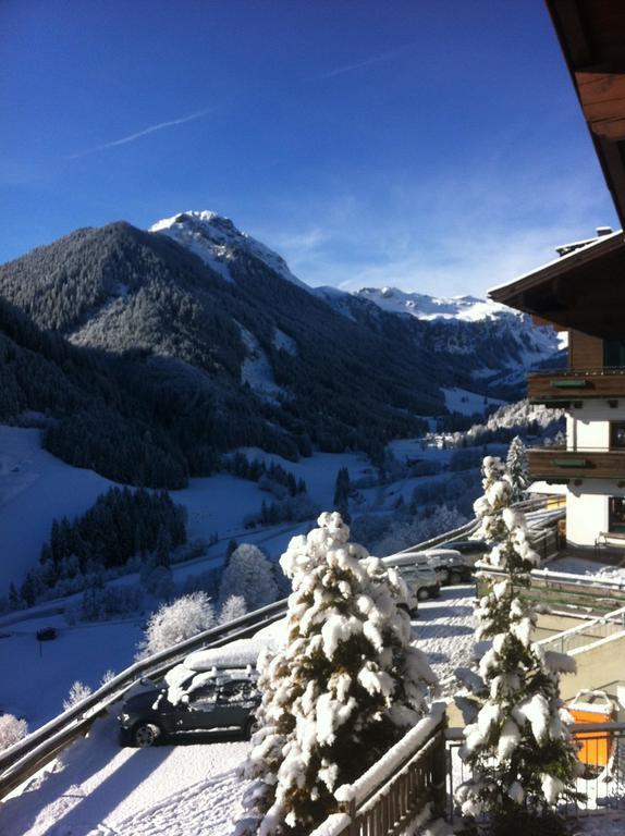 Ski In-Ski Out - Gaestehaeuser Saalbach-Hinterglemm - Wallegghof Christianhof Eksteriør billede
