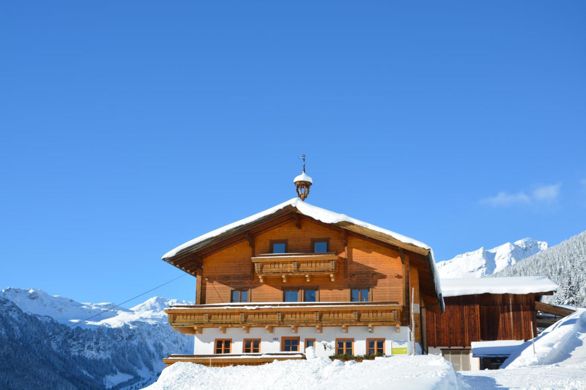 Ski In-Ski Out - Gaestehaeuser Saalbach-Hinterglemm - Wallegghof Christianhof Eksteriør billede