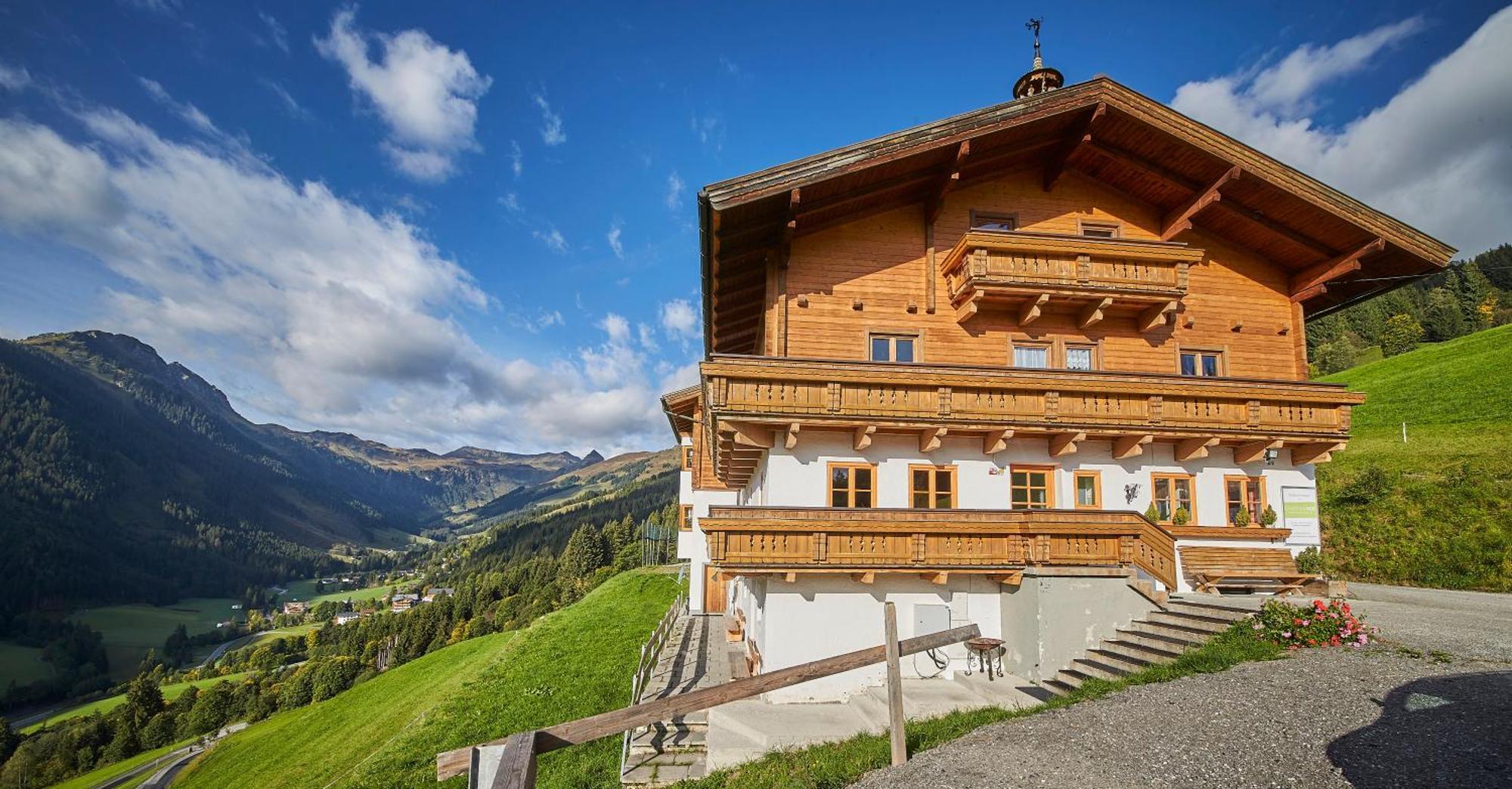Ski In-Ski Out - Gaestehaeuser Saalbach-Hinterglemm - Wallegghof Christianhof Eksteriør billede