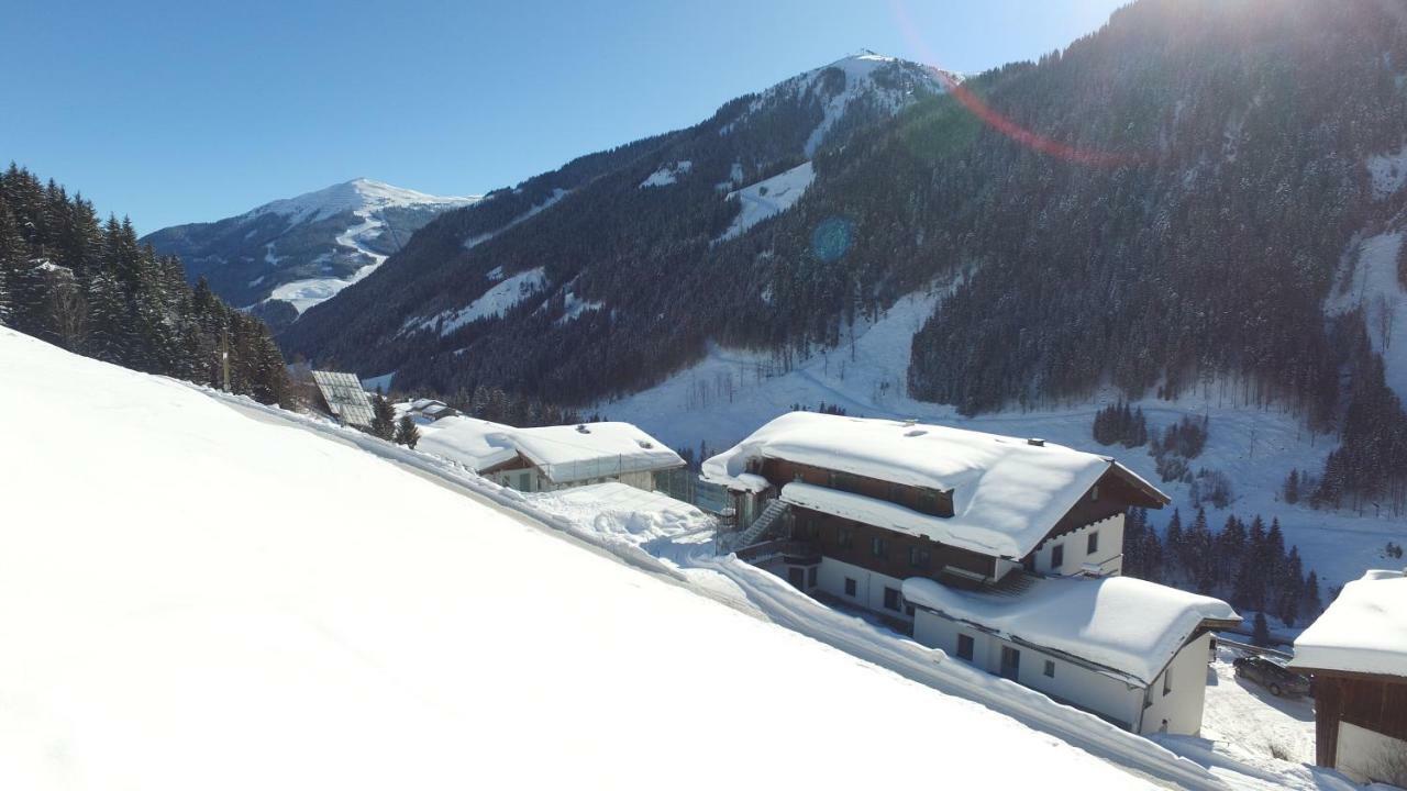 Ski In-Ski Out - Gaestehaeuser Saalbach-Hinterglemm - Wallegghof Christianhof Eksteriør billede