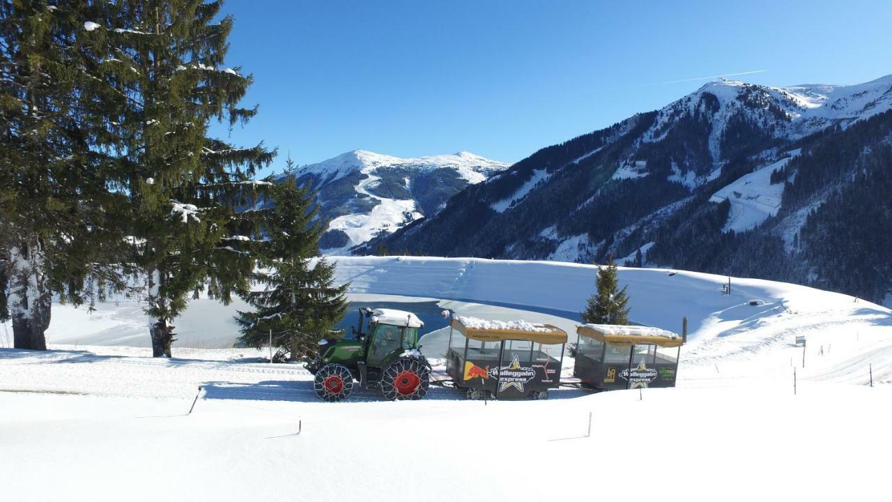 Ski In-Ski Out - Gaestehaeuser Saalbach-Hinterglemm - Wallegghof Christianhof Eksteriør billede