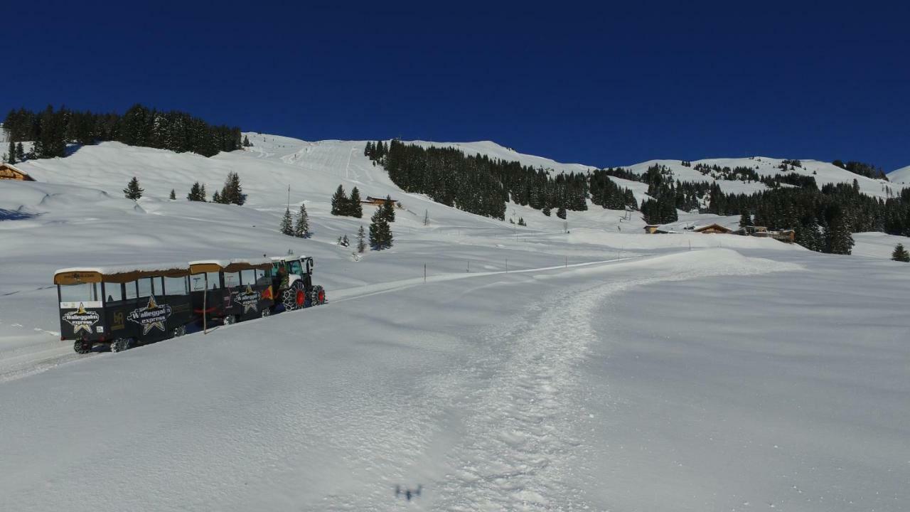 Ski In-Ski Out - Gaestehaeuser Saalbach-Hinterglemm - Wallegghof Christianhof Eksteriør billede